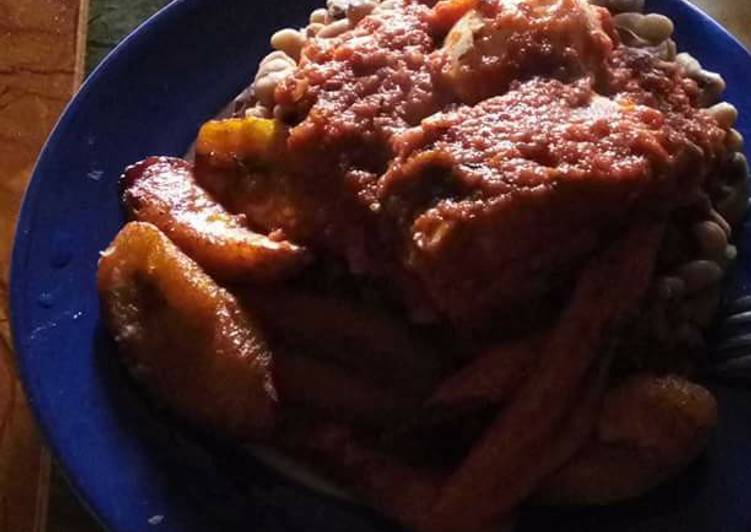 Simple Way to Prepare Homemade Beans with fried plantain and sauce