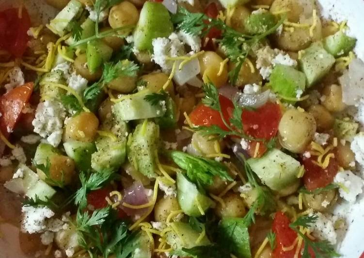 How to Prepare Ultimate Paneer Cucumber Chana Chat