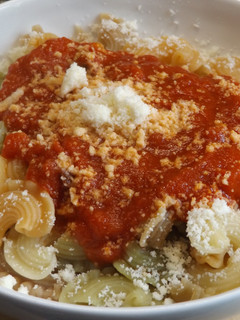 Una foto de Pasta con salsa toscana