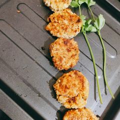 A picture of Veg cutlets.
