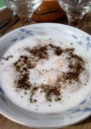 A picture of Dahi bhaly.