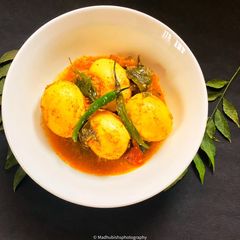 A picture of Sri Lankan Egg Curry.