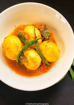 A picture of Sri Lankan Egg Curry.