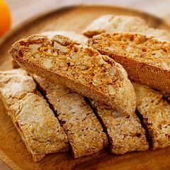 A picture of Easy! Walnut and Orange Biscotti | Italian hard and crunchy cookies.