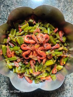 চিংড়ি পেঁয়াজকলি ভাজা (chingri peyajkoli bhaja recipe in Bengali) রেসিপির প্রধান ছবি