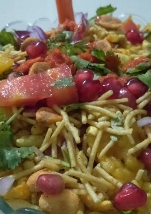 રગડા ભેળ (Ragda Bhel Recipe in Gujarati) રેસીપી મુખ્ય ફોટો