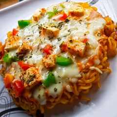 A picture of Cheesy Maggi Mini Pizza.