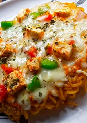 A picture of Cheesy Maggi Mini Pizza.