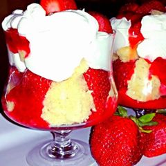 A picture of Mike's Dreamy 1 Minute Microwaved Strawberry Sponge Cake.