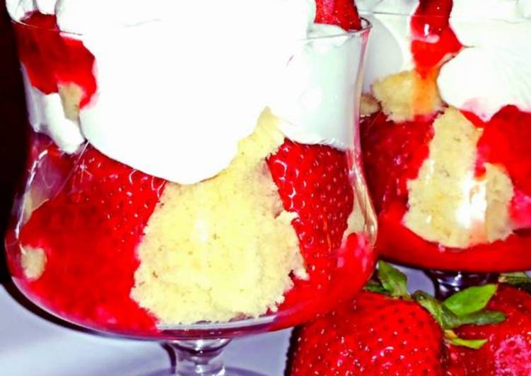 Recipe of Ultimate Mike's Dreamy 1 Minute Microwaved Strawberry Sponge Cake