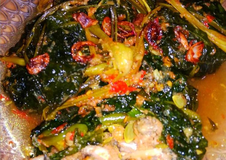 Resep Buntil Daun singkong dan Pepaya isi teri #mantap, Bisa Manjain Lidah