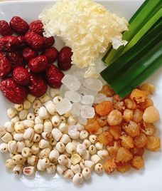 chè nhãn hạt sen