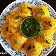 A picture of Idli Dhokla.