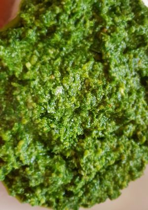 Bazsalikom pesto recept fotója