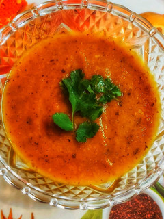 रोस्टेड टोमेटो चटनी (roasted tomato chutney recipe in Hindi) रेसिपी मुख्य फोटो