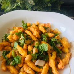 A picture of Kukure Chana Chaat.