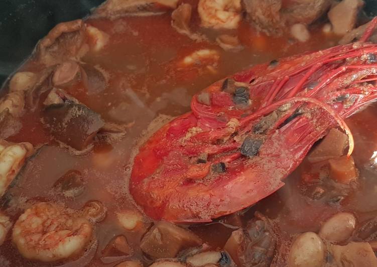 Pochas de temporada con níscalos y marisco a nuestro toque