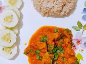 A picture of soya chunks gravy