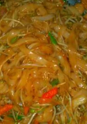 Foto resep Kweitiaw goreng ayam special pedas