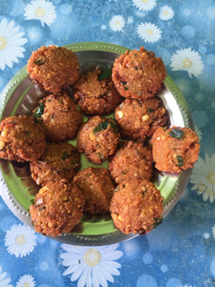 காரசாரமான பருப்பு வடை🍱🍛 செய்முறை முக்கிய புகைப்படம்