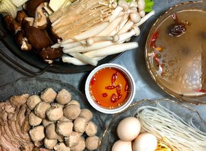 Hình của món Lẩu Bò Tiềm (Bò Nạm và Bò Viên).