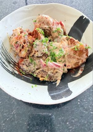 A picture of Crispy Spuds with Garlicky Mayonnaise and Paprika.