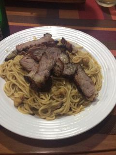 Una foto de Lomo Paleta y Spaghetti en Salsa Hongos il Oleo