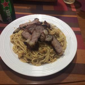 Lomo Paleta y Spaghetti en Salsa Hongos il Oleo