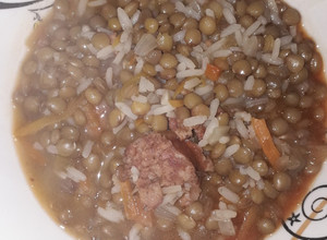 Una foto de Lentejas con arroz