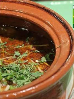 A picture of Matka gosht.