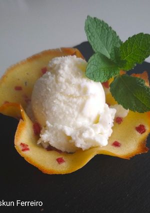 Foto principal de Melón helado con barquillo de jamón (en heladera)