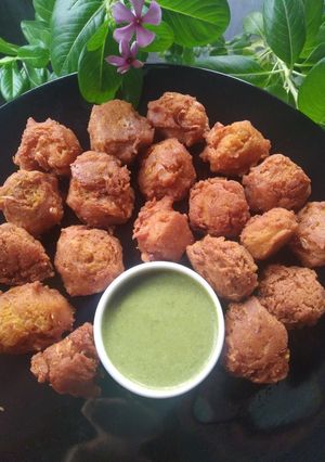 টকদই ও ধনিয়াপাতার চাটনি রেসিপির প্রধান ছবি