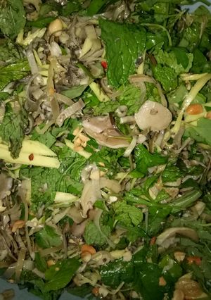 Hình của món Gỏi bắp chuối chay.