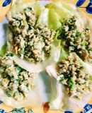 Gallos de lechuga con huevo (tacos)