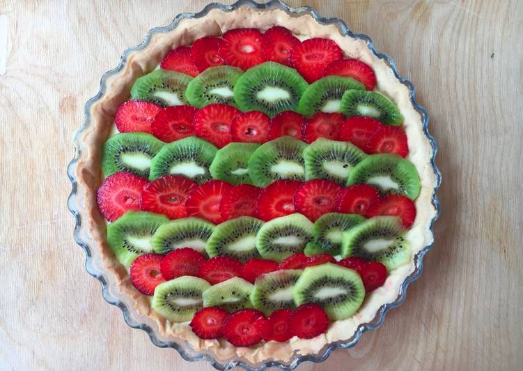 Crostata con crema pasticciera e frutta