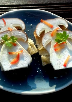 Une photo de Simple toasts aux cèpes de Bordeaux