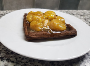 Una foto de Waffles de chocolate con harina de Algarroba