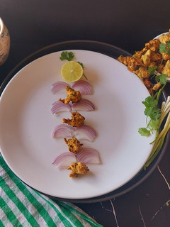 કુંભણીયા ભજીયા(kumbhaniya bhajiya recipe in Gujarati) રેસીપી મુખ્ય ફોટો