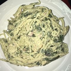 Basil pesto chicken pasta A picture of Basil pesto chicken pasta.
