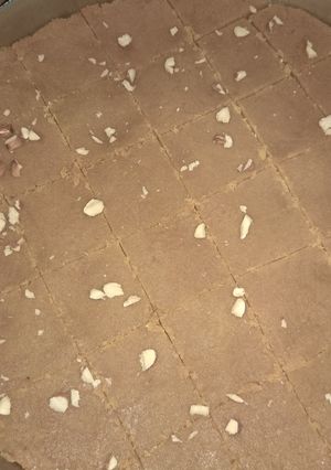 A picture of Gud papdi/ Barfi.