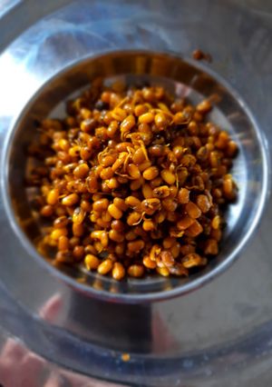 ફણગાવેલા મગનું શાક(Sprouted mung sabji recipe in Gujarati) રેસીપી મુખ્ય ફોટો