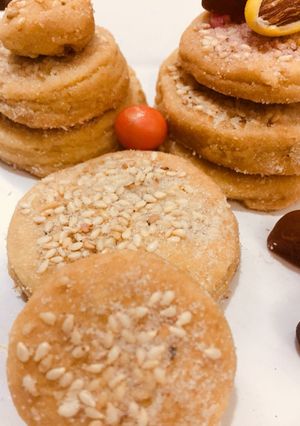 A picture of Buttered cookies.