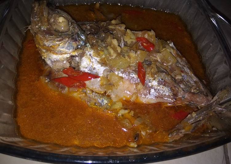 Resep Ikan Kembung Saus Padang Yummi yang enak dan Mudah Dibuat