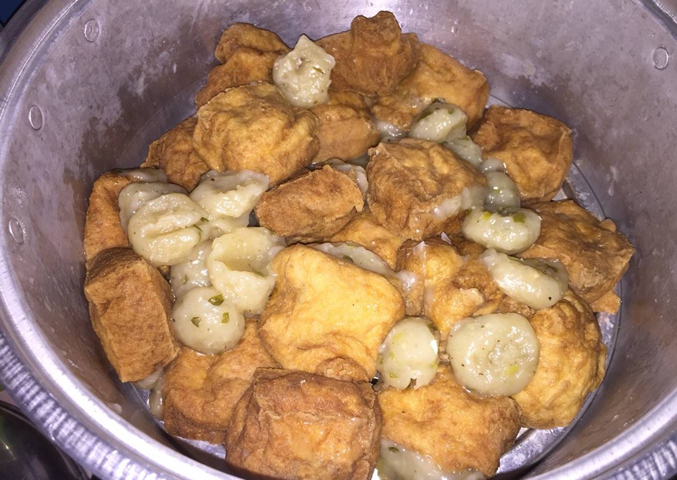 Cilok isi telor