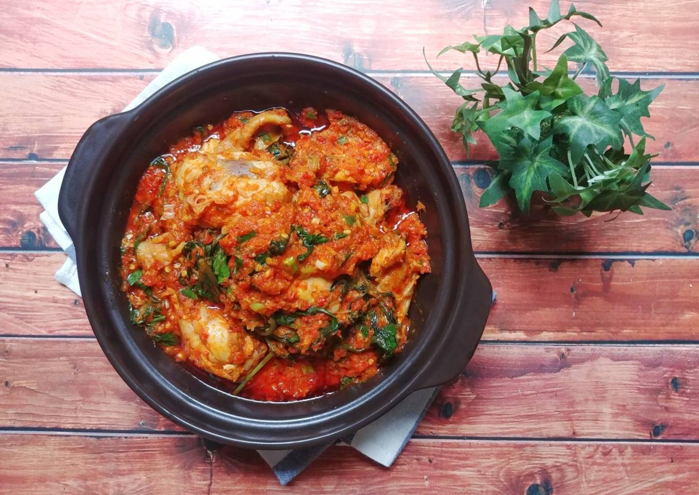 Bagaimana Menyiapkan Ayam Rica-Rica, Enak