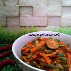 A picture of Plecing Wortel Buncis.