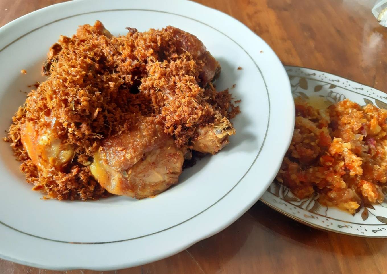 Ayam goreng serundeng lengkuas