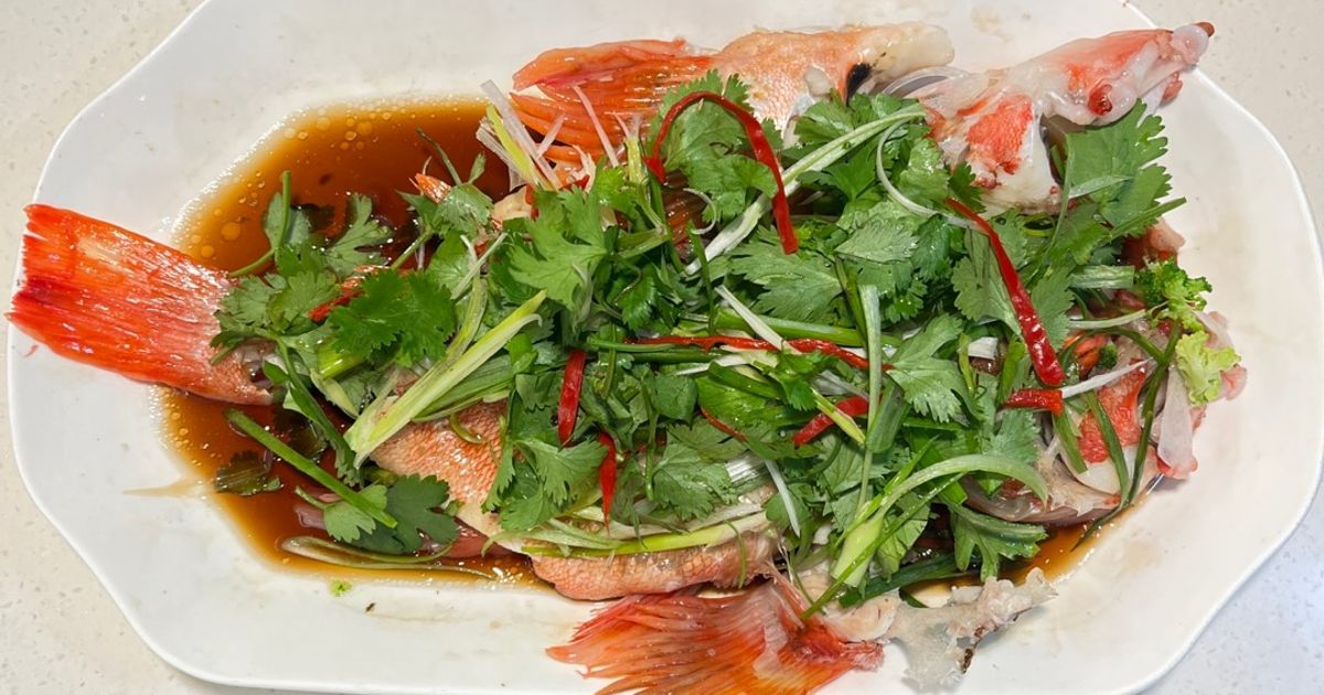 Steamed Stonefish 清蒸石狗公 食譜與作法 by 搖滾廚房 Rock Kitchen - Cookpad