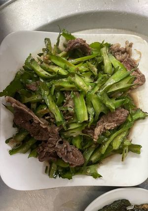 Hình của món Đỗ xương rồng xào với thịt bò.