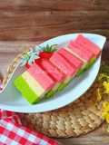 Bolu Santan Kukus 3 Warna